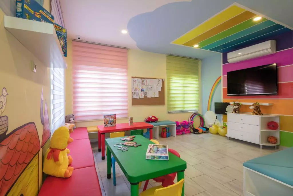 اتاق بازی کودکان هتل آیدین بی کویین پالاس